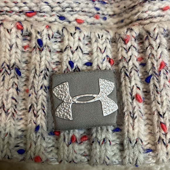 Underarmour your beanie cap hat with Pom Pom - Picture 3 of 5